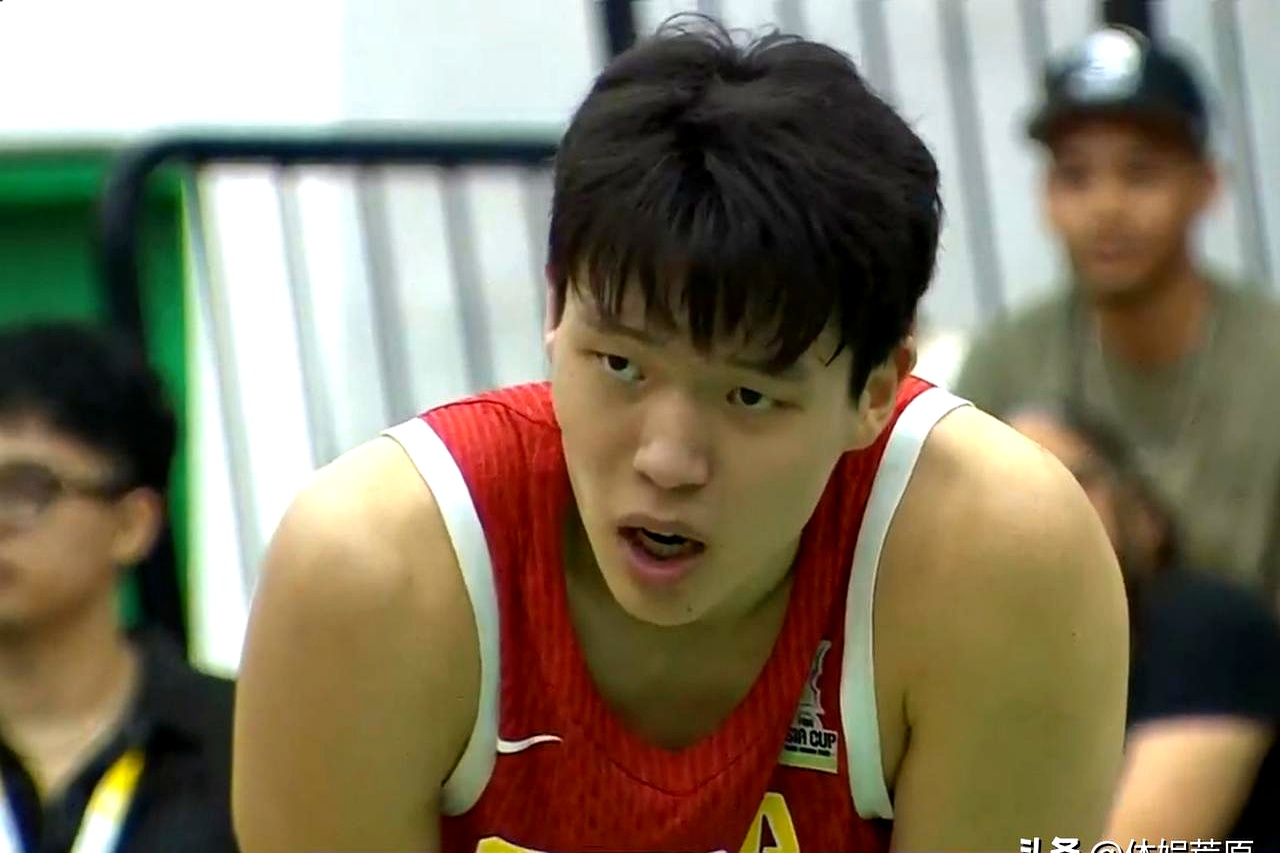 包含亚预赛-中国男篮101-53大胜关岛曾凡博14+8的词条