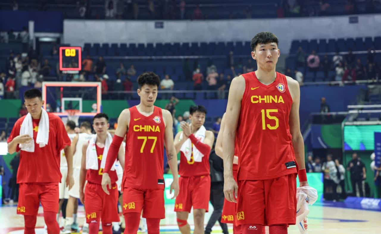 包含亚预赛-中国男篮101-53大胜关岛曾凡博14+8的词条