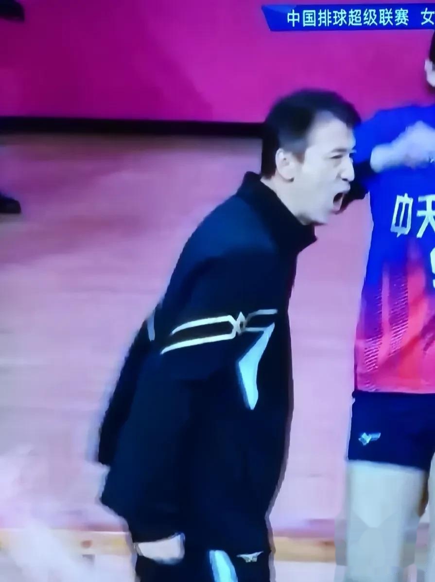 波黑主教练：开场包夹持球手给中国很多轻松得分机会(业余球手买个多少价位的乒乓球拍合适)
