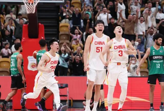胡明轩三分绝杀中国男篮险胜尤文图特(胡明轩绝杀争议)