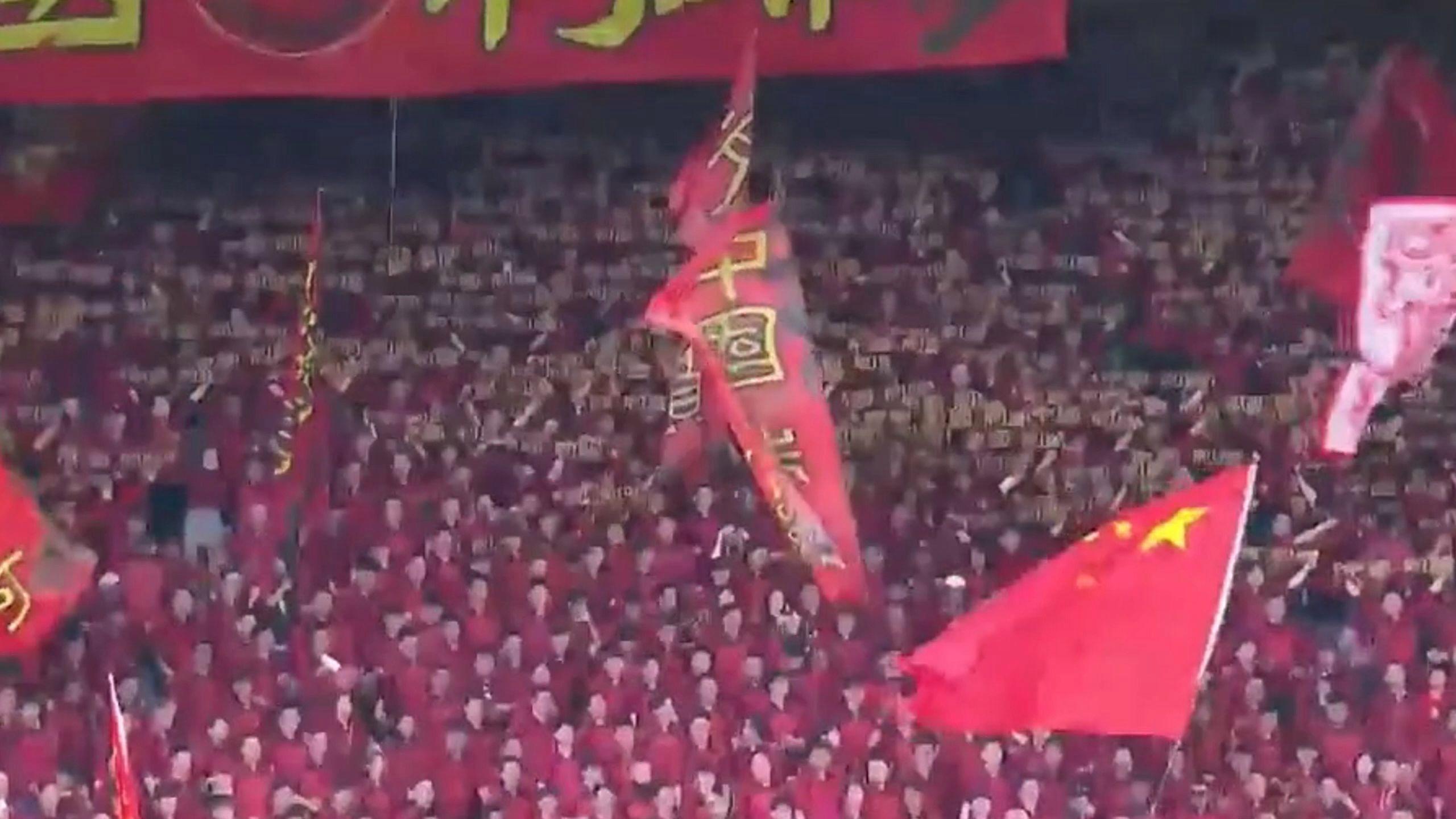 DB彩票-新赛季开幕大战，球迷热血沸腾支持球队(新赛季预告)